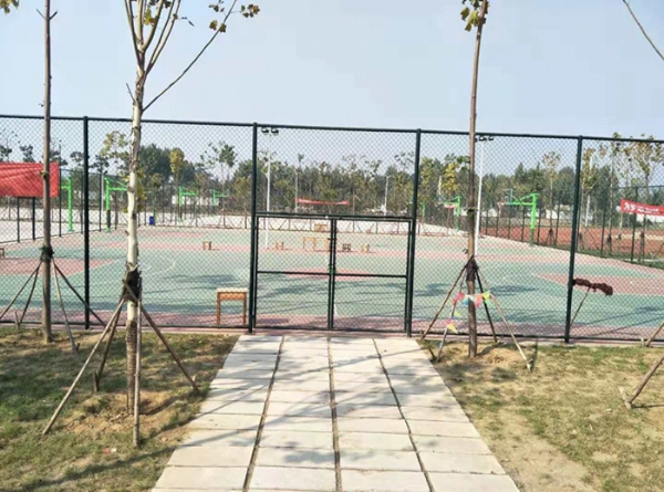 曲阜夫子学校硅pu篮球场